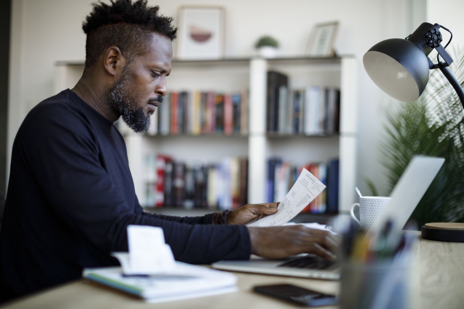 Read more about the article The Best Ways to Manage Your Income for Maximum Financial Health